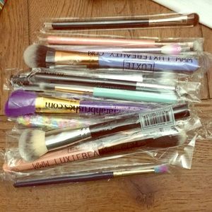 15 make up brushes new in wrapper